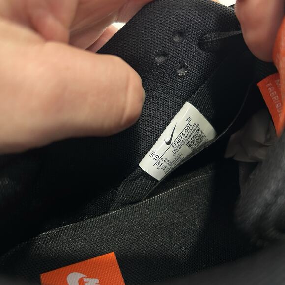 Athletic_Shoes